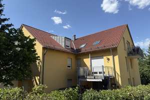 Stilvolle 3-Zimmer-Dachgeschosswohnung mit Galerie und Balkon in Bestlage!