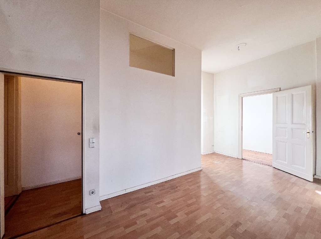 Sehr großzügige Wohn-und Gewerbemaisonette, Ehemalige Arztpraxis!
