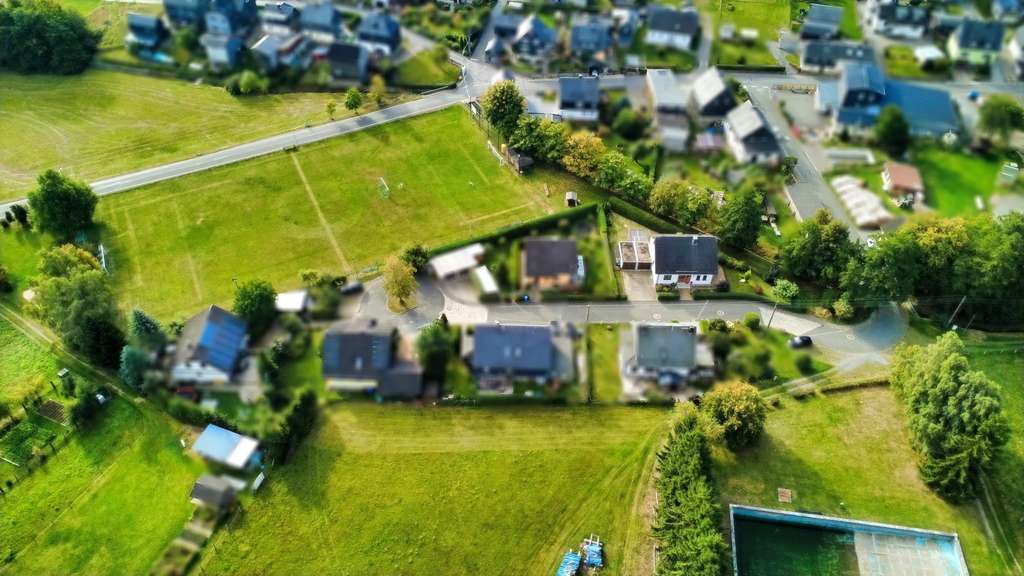 Immobilie in Bad Lobenstein - Ein gemütliches Zuhause für die ganze Familie in wunderschöner Landschaft
 - Bild 3