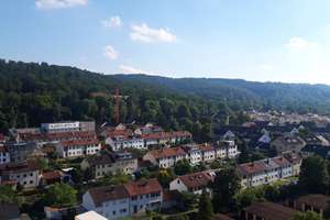 Modernisierte 2,5-Zimmer-Wohnung (2022) mit Balkon, Aufzug & U-Bahn vor der Tür – Stuttgart – Die vollständige Adresse der Immobilie erhältst du vom Anbieter., 70499 Bergheim, Stuttgart – Vorschaubild 1