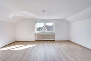 AIGNER - Sehr gepflegtes Dreifamilienhaus mit Entwicklungspotenzial – Die vollständige Adresse der Immobilie erhältst du vom Anbieter., 85716 Unterschleißheim – Vorschaubild 3