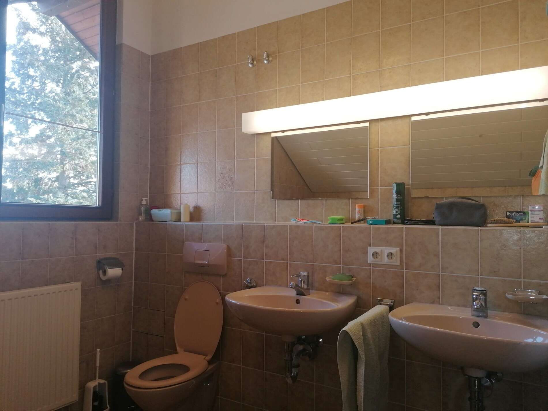 Immobilie in Reutlingen - 2-Zimmer-DG-Wohnung mit Balkon und PKW-Stellplatz – ideal für Singles, Paare & Kapitalanleger - Bild 2