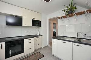Modern möblierte Wohnung mit Klimaanlage und Terrassenmitnutzung in Heilbronn – Die vollständige Adresse der Immobilie erhältst du vom Anbieter., 74076 Heilbronn, Heilbronn – Vorschaubild 3