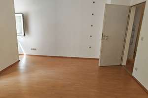 2zw WOHNUNG DUSCHBAD EBK BALKON DIREKT AM BUS/BAHNHOF REWE EIFLER GELEGEN RÖDELHEIM BREITLACHERSTR – BREITLACHERSTR 77, 60489 Rödelheim, Frankfurt am Main – Vorschaubild 9
