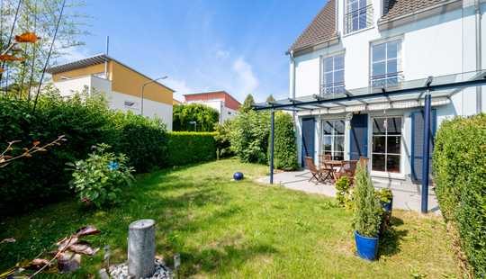 Bild von Raum für Liebe Lachen Leben: Ihr Familien-Reihenendhaus in ruhiger Lage am Riedberg (Erbbaurecht)