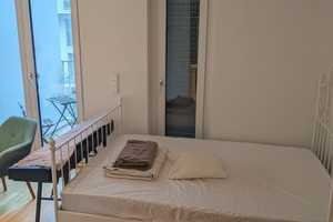 Zwischenmiete ab April bis Ende Juli:Geschmackvolle 1-Zimmer-Wohnung mit Balkon in München Schwabing – 80804 München – Vorschaubild 1