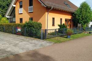 Einfamilienhaus mit Einliegerwohnung, großen Garten, Wald, 2 Garagen in idyllischer Lage – Die vollständige Adresse der Immobilie erhältst du vom Anbieter., 6868 Thießen – Vorschaubild 1