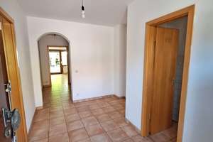 Viel Platz, viel Fläche, viele Möglichkeiten - RMH in exzellenter Lahe – Isaraustraße 48, 82538 Geretsried – Vorschaubild 4