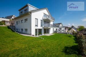 Zuhause ankommen in Gaienhofen! Traumhafte Neubauwhg. mit 3 Zimmern, herrlichem Garten und Seeblick – Die vollständige Adresse der Immobilie erhältst du vom Anbieter., 78343 Gaienhofen – Vorschaubild 1