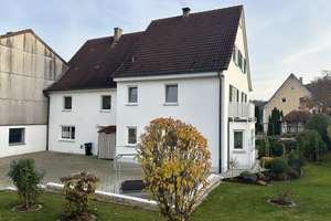 Großzügiges Anwesen mit 2 Doppelhaushälften, Maschinenhalle und Nebengebäude – Die vollständige Adresse der Immobilie erhältst du vom Anbieter., 89584 Ehingen (Donau) – Vorschaubild 2