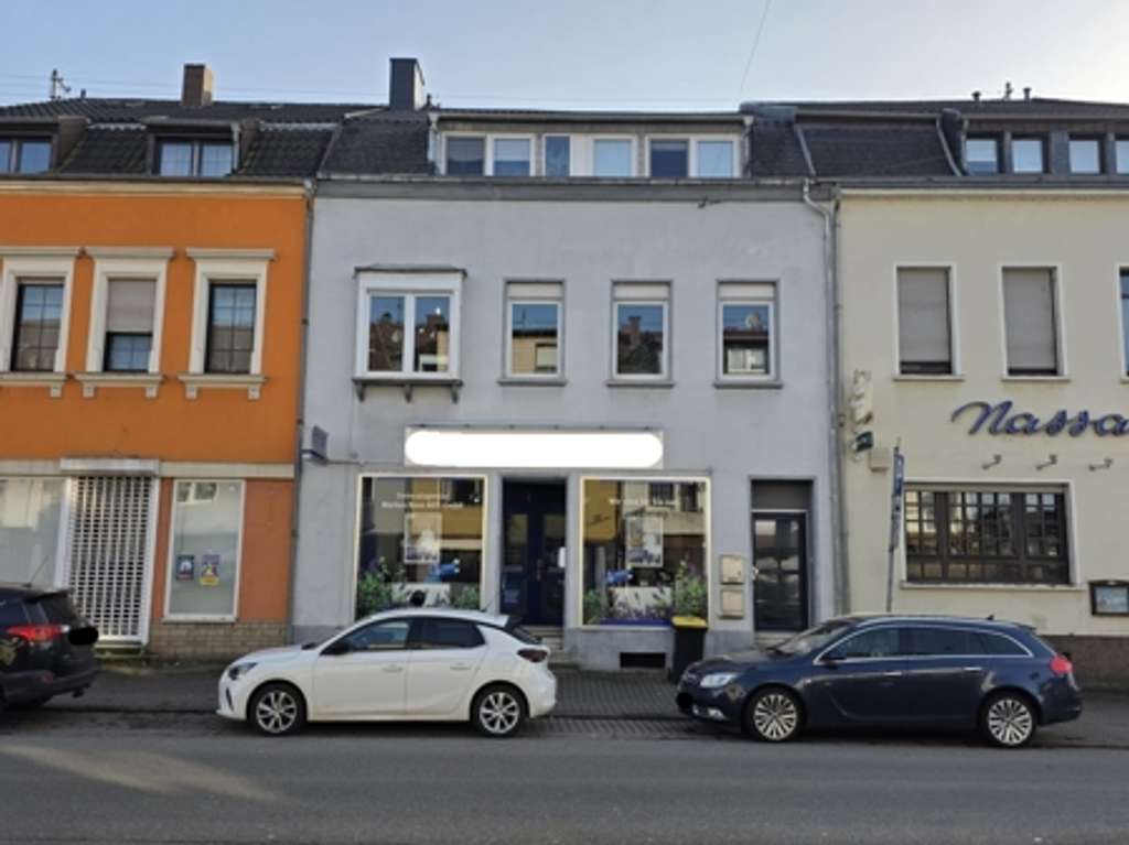 Immobilie in Saarwellingen - *** Zentral gelegenes Wohn- und Geschäftshaus *** - Bild 0