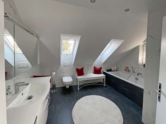 Lichtdurchflutetes Einfamilienhaus mit über 250m² Wohnnutzfläche - Bild 15