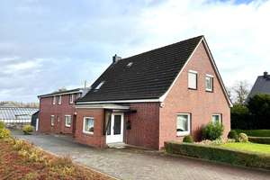 Einfamilienhaus mit Gewerbeteil Traumhafte Lage am Naturschutzgebiet auf über 9000 m² Grundstück
