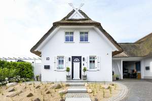 Reetdach-Romantik am Meer – Wohnglück nur wenige Schritte bis zum Strand – Die vollständige Adresse der Immobilie erhältst du vom Anbieter., 23730 Neustadt in Holstein – Vorschaubild 5