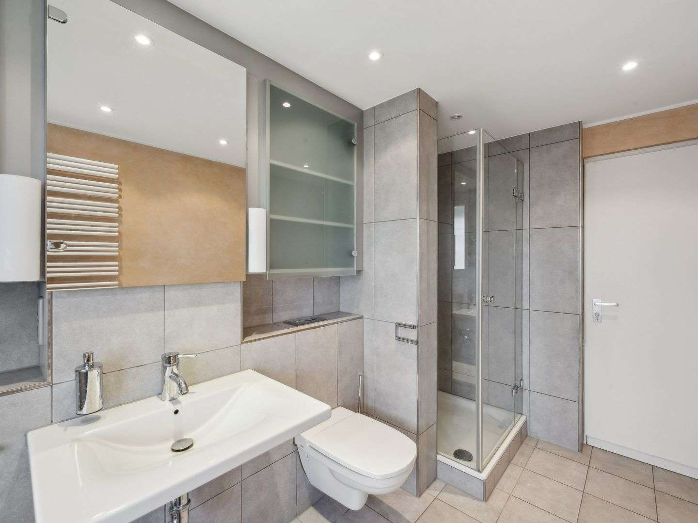 Immobilie in Gaggenau - Großzügiges Mehrgenerationenhaus mit Einliegerwohnung in hervorragender Lage von Gaggenau - Bild 8