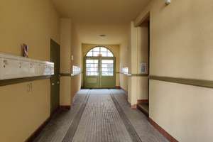 Berlin Friedrichshain: 3 - Zimmer - Altbauwohnung mit Balkon – Die vollständige Adresse der Immobilie erhältst du vom Anbieter., 10245 Friedrichshain, Berlin – Vorschaubild 2