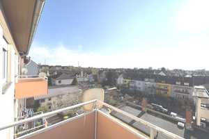 3-Zimmer-Wohnung mit Balkon im Herzen von Mannheim-Neckarau – Mannheim – Vorschaubild 1