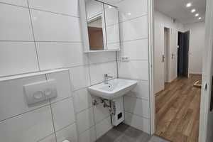*NEU RENOVIERTE* 3-Zi-Wohnung mit Balkon und Einzelgarage – Nürnberg – Vorschaubild 7