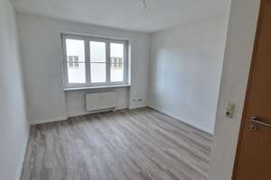 Extra großes Wohnzimmer und sonniger Balkon - einziehen und wohlfühlen! – Reichelstr. 11, 39124 Neue Neustadt, Magdeburg – Vorschaubild 5