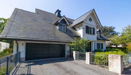 Bild von Eleganz trifft Luxus: Lichtdurchflutete Villa in Top-Lage