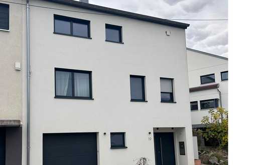 Schöne 5-Zimmer-Doppelhaushälfte mit gehobener Ausstattung in Karlsruhe Stupferich