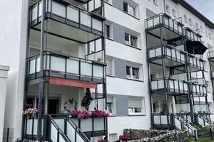 Einzug kurzfristig möglich!!! sehr schöne 2,5-Zi.-Wohnung mit Balkon