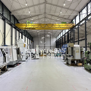 KRAN | DRUCKLUFT | LED | 14,00 m DECKENHÖHE | NEUWERTIG