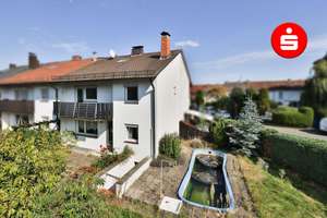 Kleines Reiheneckhaus auf großem Grundstück mit Garage in St.Leonhard – Die vollständige Adresse der Immobilie erhältst du vom Anbieter., 90439 St. Leonhard, Nürnberg – Vorschaubild 1