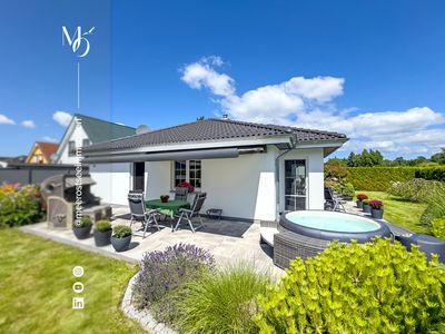 Bungalow in Prohn // 137 m² // 687 m² Grundstück // Energieeffizienz A+ // Kamin, Garage & Pool