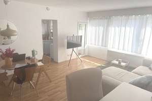 Bezugsfreie, sonnige  2-Raum-Wohnung  mit Balkon  und  PKW- Stellplatz im beliebten Pempelfort