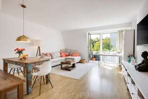 Sonnige 3-Zimmer-Dachgeschoss-Wohnung mit zwei Balkonen und Parkblick – 81547 Giesing, München – Vorschaubild 3