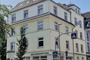 schöne 2-Zimmer-DG-Wohnung mit Wohnküche und Wannenbad - ab sofort zu vermieten! – Am Bocklerbaum 21, 45307 Kray, Essen – Vorschaubild 2