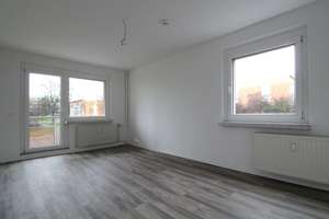 ** gemütlich den Feierabend genießen auf deinem Balkon** – Hans-Grade-Str. 33, 39130 Neu Olvenstedt, Magdeburg – Vorschaubild 1