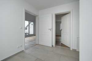 Stilvolle 3-Zimmer-Dachgeschosswohnung mit geh. Innenausstattung mit Balkon und EBK – Stettner Straße 23, 81549 München – Vorschaubild 19