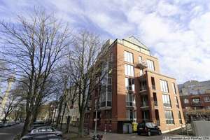 D-Medienhafen. Moderne  Maisonette-Wohnung mit zwei Zimmern und Balkon – Hammerstraße 48, 40219 Unterbilk, Düsseldorf – Vorschaubild 1