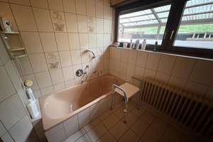 Großes Wohnhaus in Ortsrandlage – Die vollständige Adresse der Immobilie erhältst du vom Anbieter., 76857 Dernbach – Vorschaubild 11