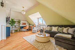 GANZ OBEN – GEMÜTLICHE MAISONETTE – BEZUGSFREI – DUSCHBAD MIT FENSTER – TG-PARKER – 1219 Strehlen, Dresden – Vorschaubild 2