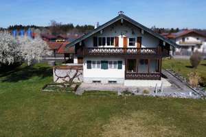Charmantes Einfamilienhaus mit Bergblick und optionalem Baupotenzial für ein DH und ein EFH – Die vollständige Adresse der Immobilie erhältst du vom Anbieter., 83253 Rimsting – Vorschaubild 1