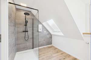 Wohnen im Essener-Norden! 
Erstbezug nach Kernsanierung - moderne DG-Whg. mit Loggia in Altenessen! – Die vollständige Adresse der Immobilie erhältst du vom Anbieter., 45329 Altenessen-Nord, Essen – Vorschaubild 9