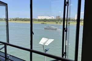 Sensationelle  Aussicht auf den Rhein mit Einbauküche – Agrippinawerft 12, 50678 Köln – Vorschaubild 1