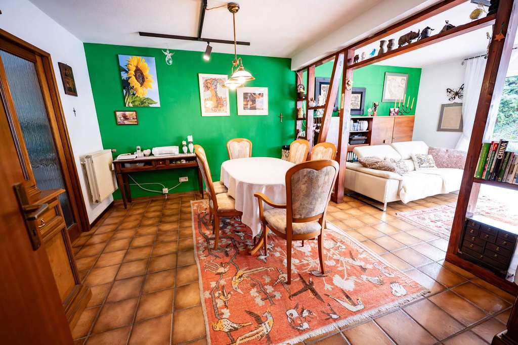 Immobilie in Wörrstadt - Wohnen wie im Haus: Gartenwohnung mit Kamin, Terrasse, großem Keller & Garage! Jetzt verlieben! - Bild 3