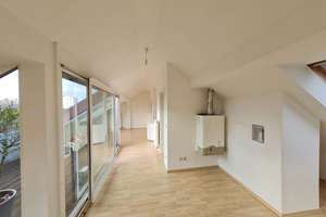 Helle 2,5-Zimmerwohnung mit traumhaftem Balkon über den Dächern vom Werderplatz – Werderstraße 51, 76137 Südstadt, Karlsruhe – Vorschaubild 2