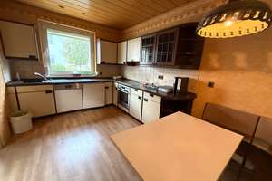 Einfamilienhaus (DHH) + Garage in schöner und ruhiger Lage auf einem 522 m² großem Gartengrundstück! – Die vollständige Adresse der Immobilie erhältst du vom Anbieter., 60439 Heddernheim, Frankfurt am Main – Vorschaubild 2