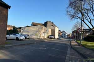 Teilweise renoviertes Wohn-, Geschäftshaus mit Stellplätzen und Garage – Mönchengladbach – Vorschaubild 1