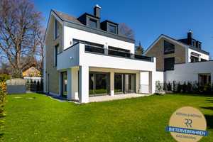 Grünwald - perfekt für Familien. Helle, erstklassige Villa (BJ 2023) + Doppelgarage & Einliegerwhg. – München (Kreis) – Vorschaubild 1
