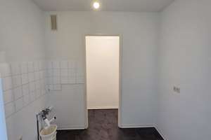 Helle 2-Zimmer-Wohnung mit Balkon und Panoramablick – Die vollständige Adresse der Immobilie erhältst du vom Anbieter., 70437 Freiberg, Stuttgart – Vorschaubild 6