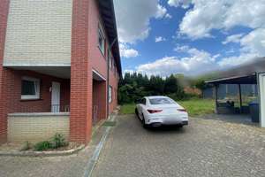 Attraktives Dreifamilienhaus mit Garagen in begehrter Wohnlage von Geilenkirchen – Die vollständige Adresse der Immobilie erhältst du vom Anbieter., 52511 Geilenkirchen – Vorschaubild 3