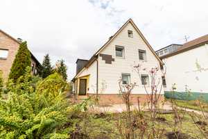 Großzügiges Einfamilienhaus mit Potenzial zum Zweifamilienhaus – Böblingen (Kreis) – Vorschaubild 1