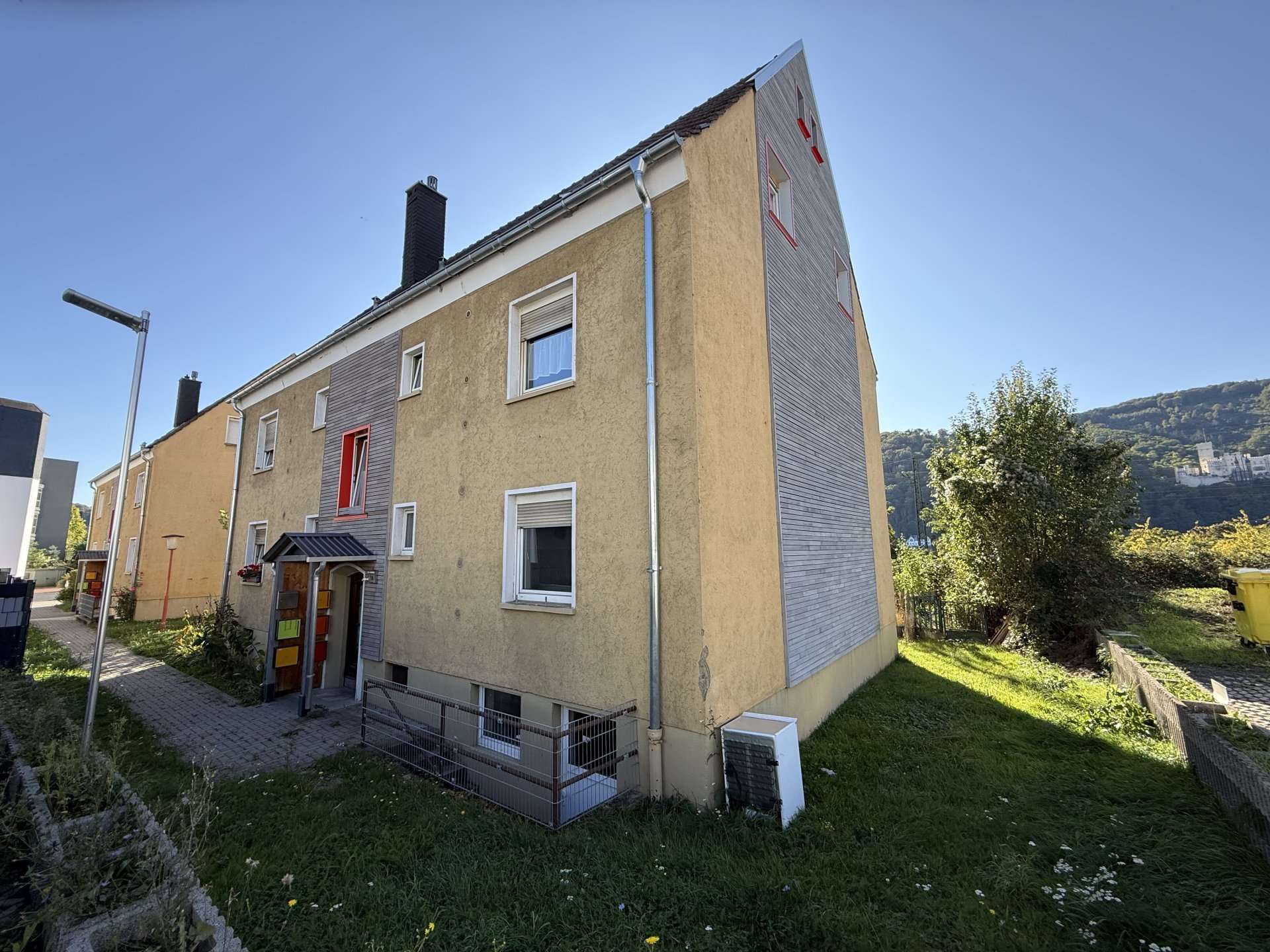 Sanierungsbedürfte 2-Zimmer-Wohnung in Lahnstein, optional mit Carport oder Stellplatz zu verkauf, Rhein Lahn Kreis – Bild 1