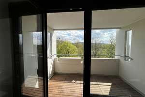 Rüppurr +++ Renovierte 3,5 ZI ETW mit neuer Einbauküche und Sonnenbalkon mit phantastischer Aussicht – Die vollständige Adresse der Immobilie erhältst du vom Anbieter., 76199 Rüppurr, Karlsruhe – Vorschaubild 2